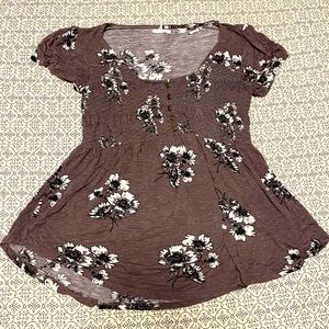 Taupe top with cream flower print.